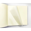 Album con copertina in carta riso bianca con trama 33x33 cm, 50 pagine