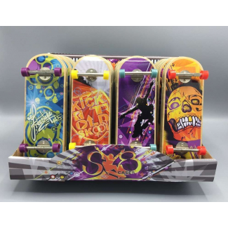 Scatola in latta skateboard con display, 20x7x4.7 cm colori assortiti