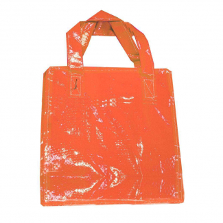 Borsa modello woodstock, plastificata lucida con manici