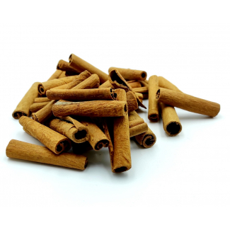 Stecche di cannella essiccate da 5 cm, busta da 500 gr. Destinate ad uso ESCLUSIVAMENTE DECORATIVO.