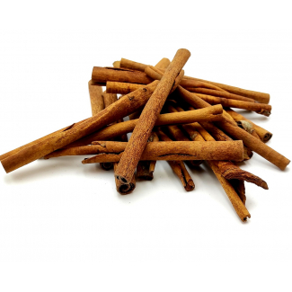 Stecche di cannella essiccate da 15 cm, busta da 500 gr. Destinate ad uso ESCLUSIVAMENTE DECORATIVO.