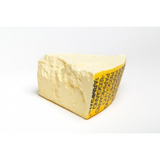 Spicchio formaggio "Parmigiano Reggiano" lunghezza 20cm, altezza 9 cm