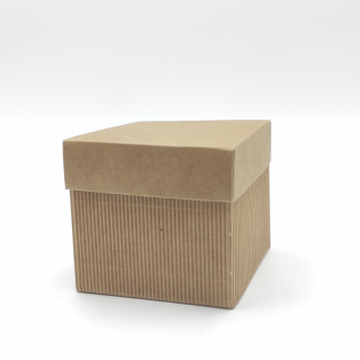 Scatola base quadrata in cartone onda avana, con coperchio avana liscio, confezione da 10 pezzi