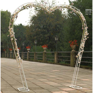 Arco a cuore in metallo bianco, altezza 250 cm
