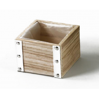 Porta vaso quadrato in legno naturale con borchie