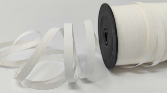 Rotolo nastro carta sintetica bianco latte altezza 10 mm, in bobina da 250 mt