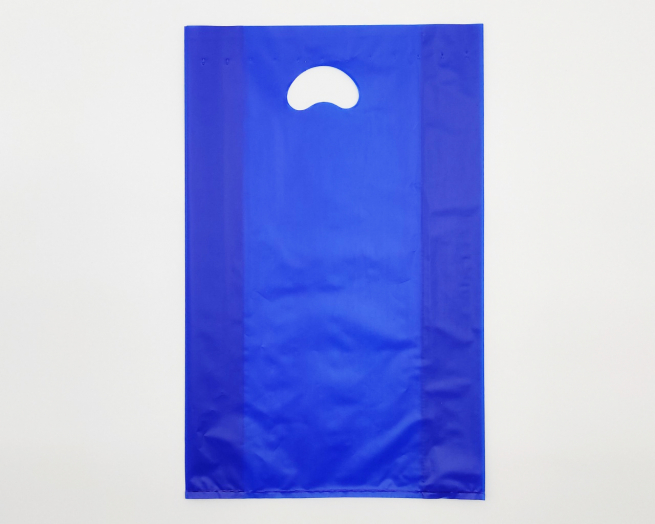 Shopper in plastica HDPE blu con maniglia fustellata a fagiolo, confezione da 5 kg.