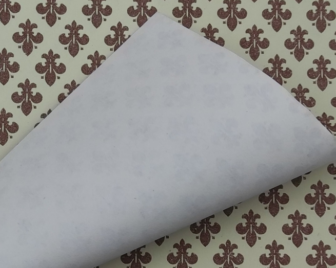 Carta da regalo crema in fogli, fantasia giglio di Firenze marrone, formato 70x100 cm, confezione da 25 fogli