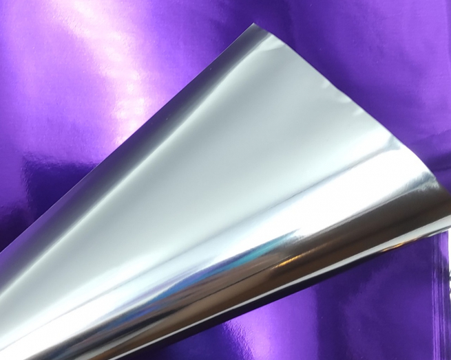 Carta regalo metallizzata tinta unita viola fondo argento, formato 70x100 cm, confezione da 25 fogli