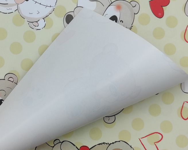 Carta da regalo crema, fantasia orsetti e cuori, fogli da 70x100 cm, confezioni da 25 fogli