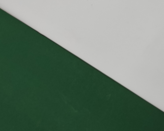 Carta regalo tinta unita verde scuro, interno avana, formato 80x100 cm, confezione da 25 fogli
