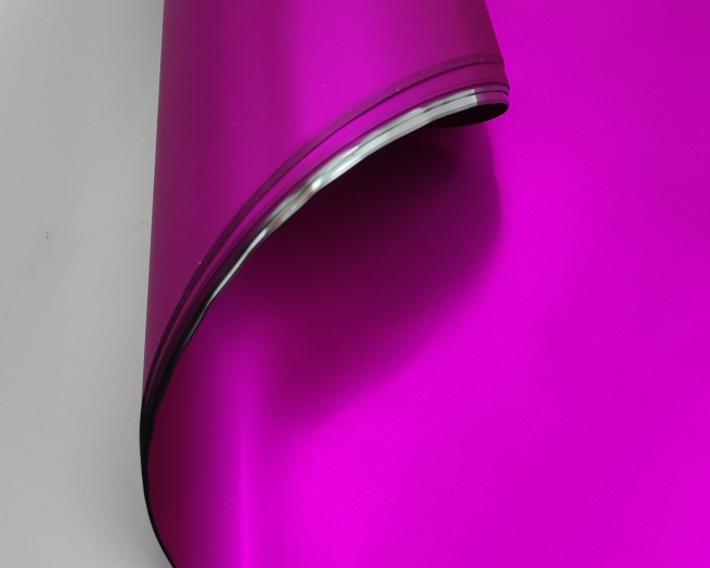 Carta regalo metallizzata satinata, fogli formato 70x100 cm, colore fucsia, confezione da 25 pezzi