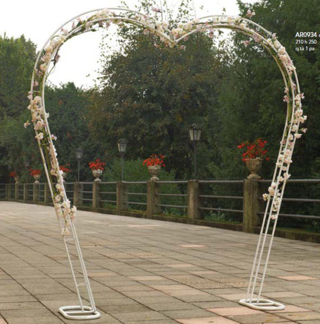 Arco a cuore in metallo bianco, altezza 250 cm
