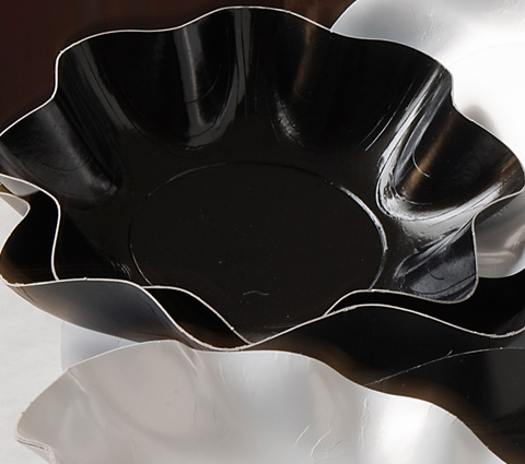 Piatto in cartoncino compostabile nero