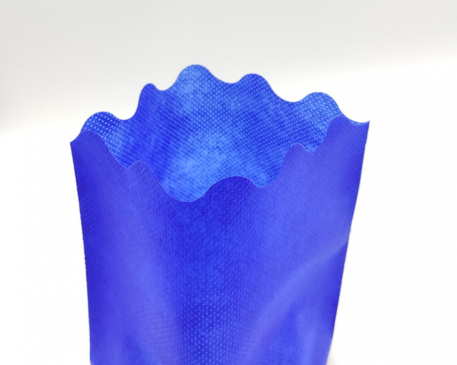 Sacchetto tessuto non tessuto blu elettrico, bordo smerlato, confezione da 25 pezzi