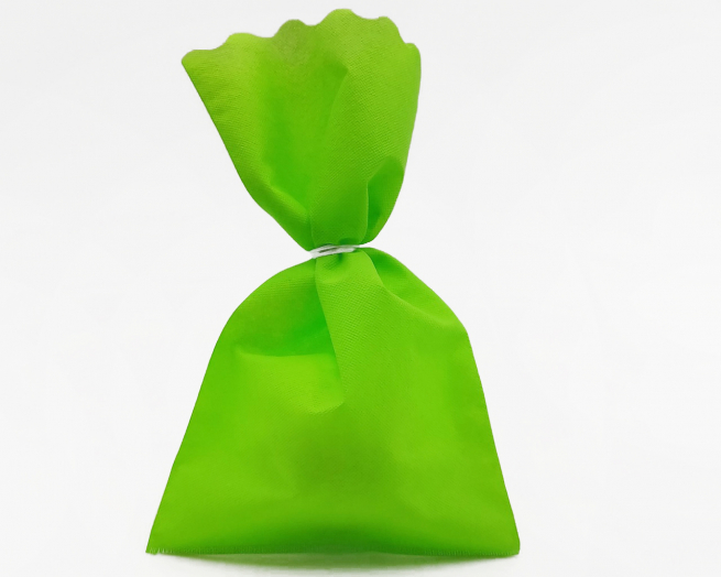 Sacchetto tessuto non tessuto verde mela, bordo smerlato, confezione da 25 pezzi