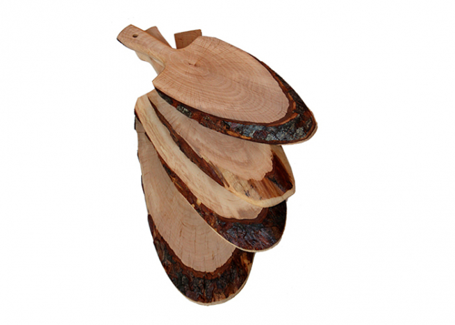 Tagliere legno ovale con manico e bordo corteccia