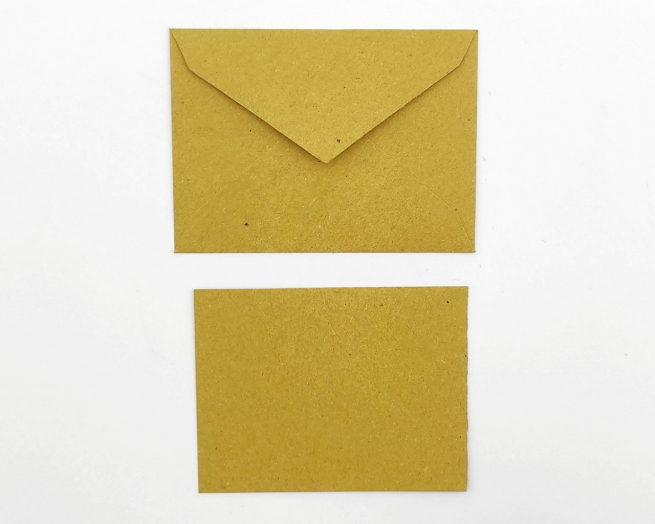 Biglietto e busta in carta paglia, formato 5.8x7.8 cm, confezione da 100/100 pezzi