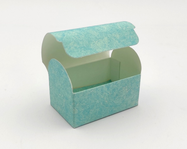 Cofanetto in cartoncino fantasia turchese, base 45x70mm, altezza 52mm, confezione da 10 pezzi