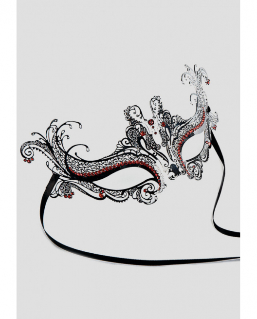 Maschera argento donna in metallo traforata, con strass rossi