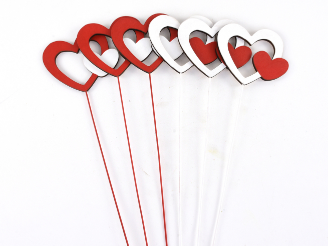 Cuore pick rosso e bianco diametro 10 cm, altezza 45 cm confezione 6 pezzi assortiti