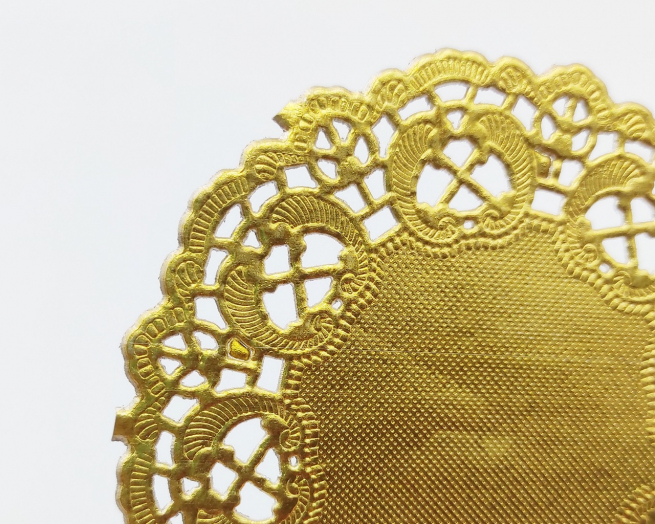 Sottobicchiere in pizzo oro, diametro 10cm