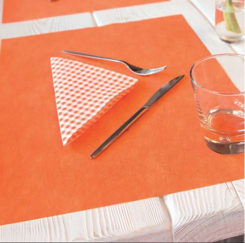 Tovaglia quadrata arancione in tessuto non tessuto 100x100cm, confezione da 25 pezzi