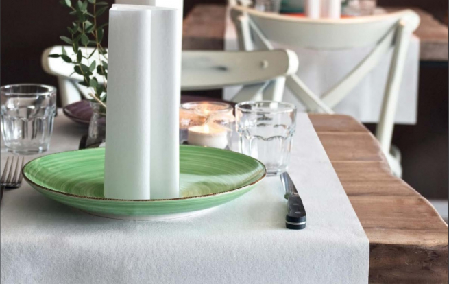 Tovaglia runner "You&Me" in tessuto non tessuto bianco, rotolo da 24 metri (20 strappi da 120cm)