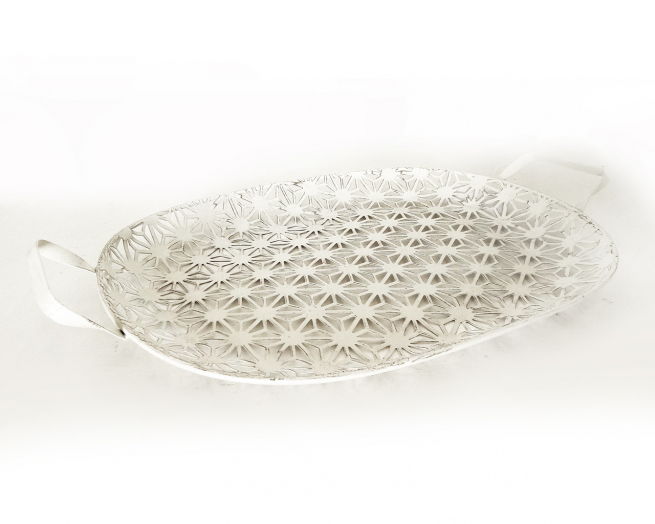 Vassoio ferro traforato bianco ovale, formato 35x44 cm, altezza 3 cm