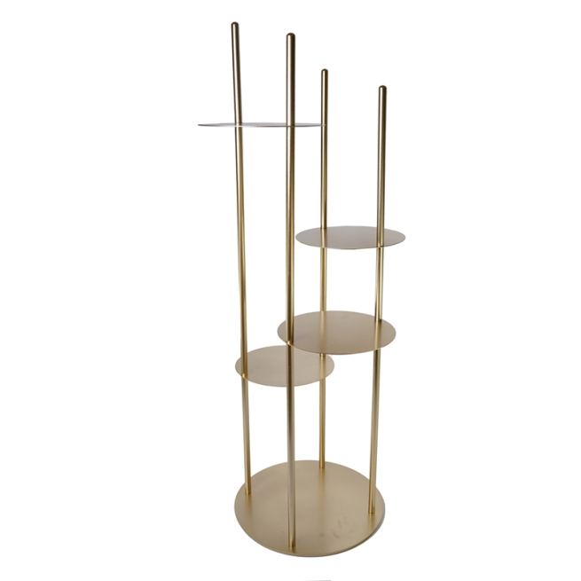 Espositore in metallo oro con 4 ripiani, altezza 135 cm