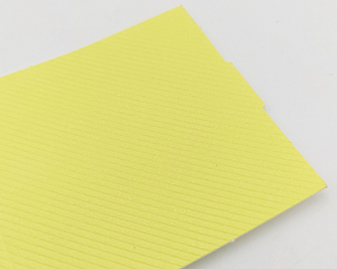 Scatola "Cubetto" in cartoncino giallo con coperchio, formato 5x5x5 cm, confezione da 10 pezzi