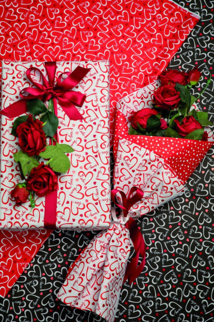Rotolo carta regalo "Love Heart" interno rosso, altezza 1 metro, lunghezza 25 metri