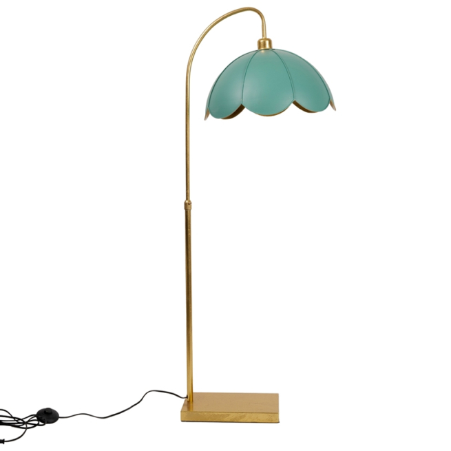 Lampada in metallo oro con paralume verde, altezza 120 cm