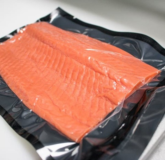 Sacchetto sottovuoto liscio nero/trasparente, spessore 95my, confezione da 100 pezzi, varie misure