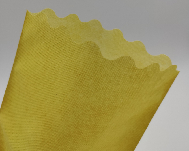 Sacchetto tessuto non tessuto giallo, bordo smerlato, confezione da 25 pezzi
