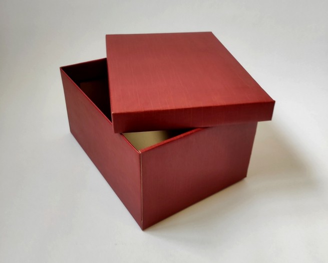 Scatola "Segreto" automontante in cartone bordeaux, 26x36 cm altezza 18 cm, confezione da 2 pezzi