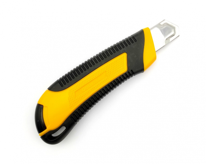 Cutter "Deli" a scatto, con lama in acciaio da 18 mm